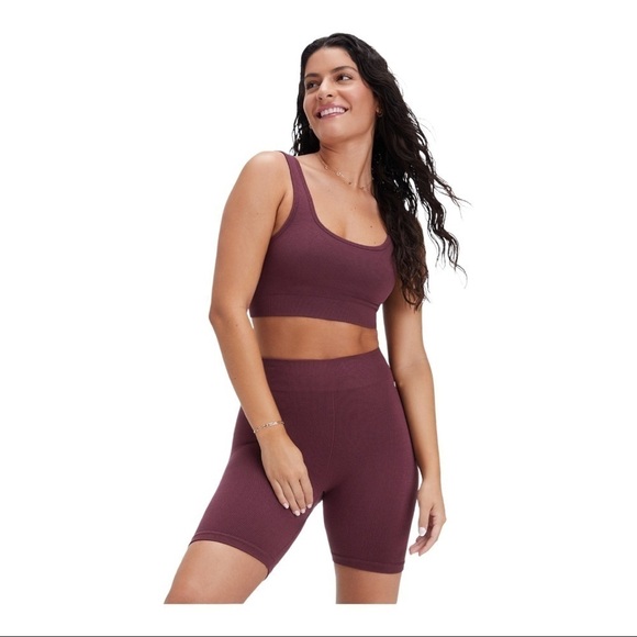 Fabletics Cloud Seamless High-Waisted 7" Short bright burgundy - Picture 1 of 14